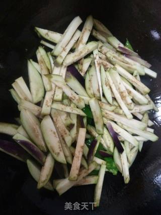 辣椒炒茄子的做法步骤：8