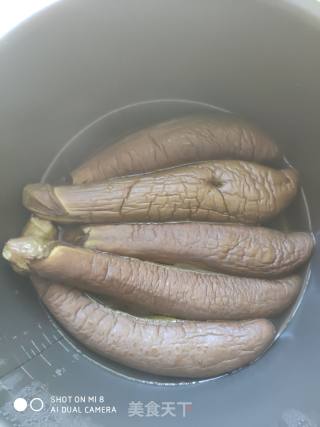麻汁茄子的做法步骤：2