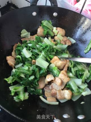 花肉炒小白菜的做法步骤：11