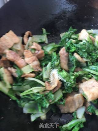 花肉炒小白菜的做法步骤：12