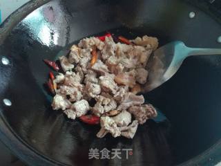 家常菜一一土豆烧牛腩的做法步骤：5