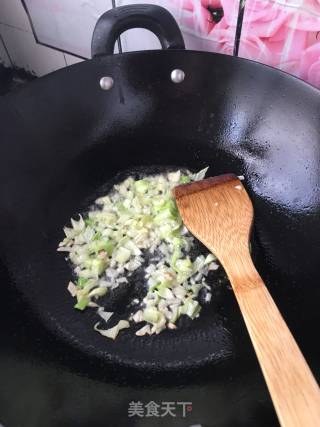 丝瓜炒鲜虾仁的做法步骤：11