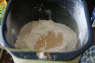风味小肚面包的做法步骤：2