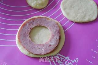 风味小肚面包的做法步骤：7