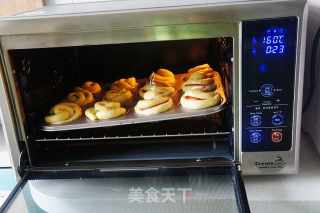 风味小肚面包的做法步骤：12