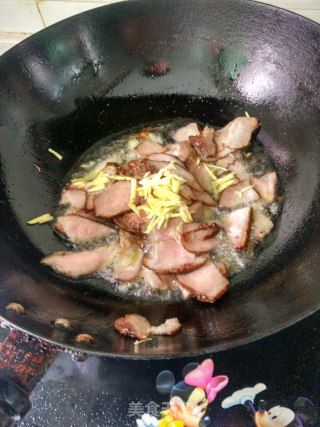 酸辣腊牛肉的做法步骤：2