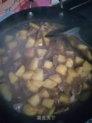 家常土豆炖粉条的做法步骤：5