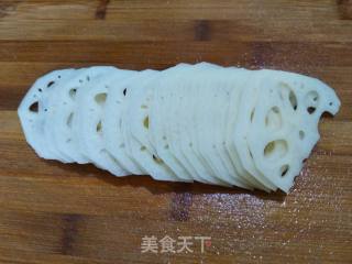 青椒炒藕片的做法步骤：2