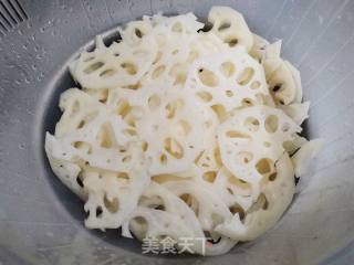 青椒炒藕片的做法步骤：7
