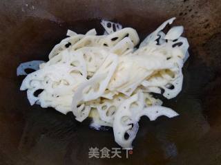 青椒炒藕片的做法步骤：9