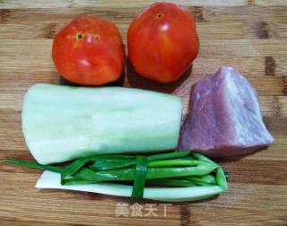 番茄黄瓜肉片汤的做法步骤：1