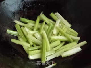 西芹杏鲍菇的做法步骤：6