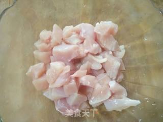糖醋鸡丁的做法步骤：1