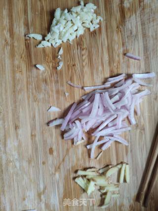 家常菜  软骨炖芸豆的做法步骤：2