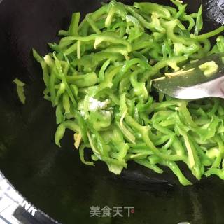 青椒炒黄金鲍鱼的做法步骤：12