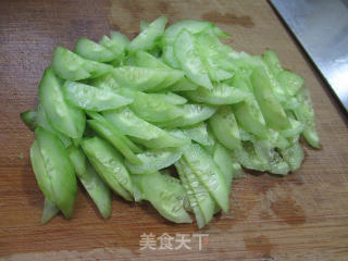 绿豆芽炒青瓜的做法步骤：3