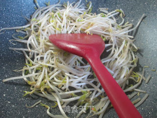 绿豆芽炒青瓜的做法步骤：4