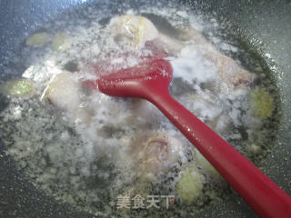 红烧鸭翅根的做法步骤：2