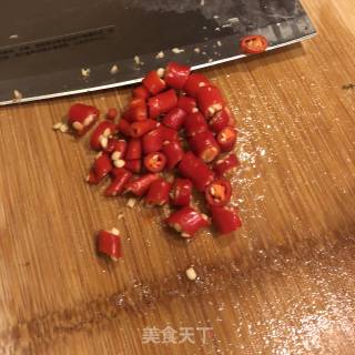 酸辣炝土豆丝的做法步骤：1