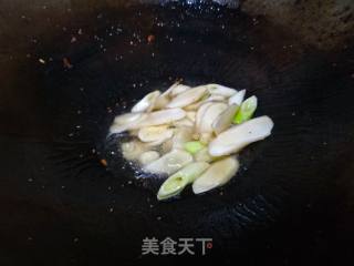 莴笋胡萝卜仔姜炒香肠的做法步骤：12