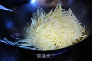 素炒土豆丝的做法步骤：3