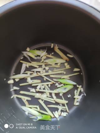 罐头黄花鱼的做法步骤：4