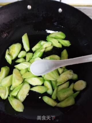 清炒丝瓜的做法步骤：4