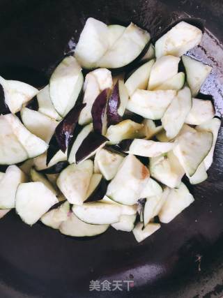 尖椒炒茄子的做法步骤：3