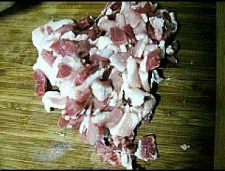猪肉炒洋葱的做法步骤：1
