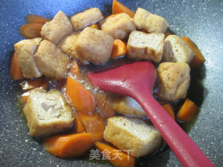 胡萝卜烧油豆腐的做法步骤：7