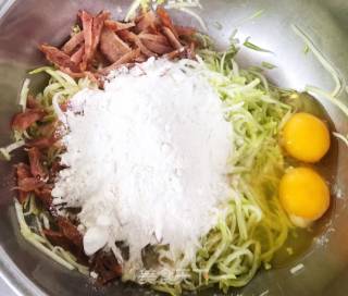 角瓜香肠蛋饼的做法步骤：5