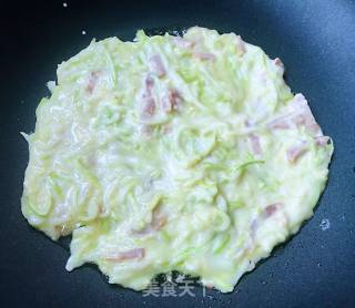 角瓜香肠蛋饼的做法步骤：8