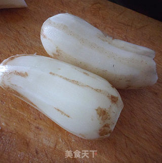 家常菜——素炒嫩藕的做法步骤：2