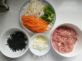 鱼香肉丝的做法步骤：2