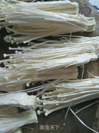 香酥金针菇的做法步骤：1