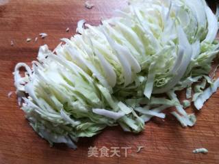 包菜炒肉丝粉丝的做法步骤：3