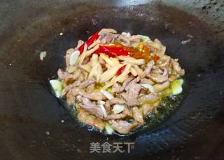 泡椒韭黄肉丝的做法步骤：9