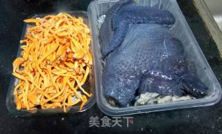 虫草花蒸乌鸡的做法步骤：1