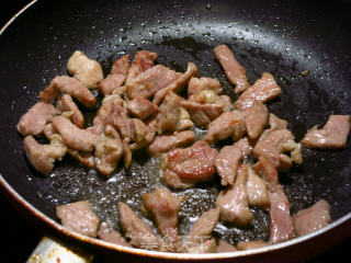 香蕉辣椒炒肉片--家常菜的做法步骤：3