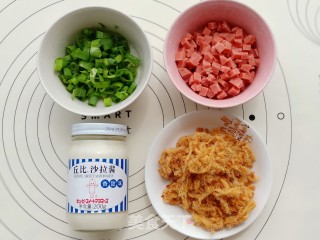 香葱肉松面包条的做法步骤：2