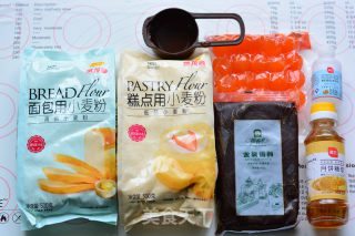 广式豆沙蛋黄月饼的做法步骤：1