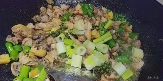 啤酒尖椒鸡的做法步骤：6
