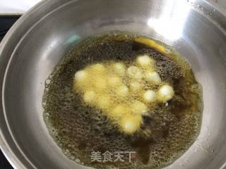 #家常菜#木耳炒鹌鹑蛋的做法步骤：2