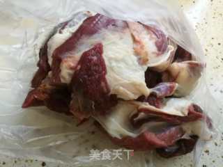 啤酒牛腩的做法步骤：1