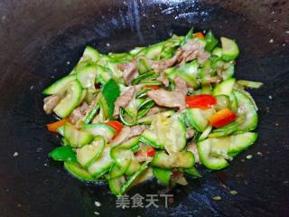 双椒西葫芦炒肉片的做法步骤：18
