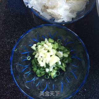 白菜炒银耳的做法步骤：3