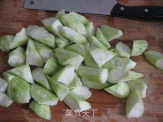 丝瓜炒鸡蛋的做法步骤：1