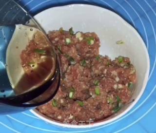 玫瑰鲜肉煎饺的做法步骤：3