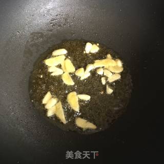 鸭胗炒青椒的做法步骤：4