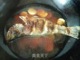 芋头烧鲈鱼的做法步骤：12